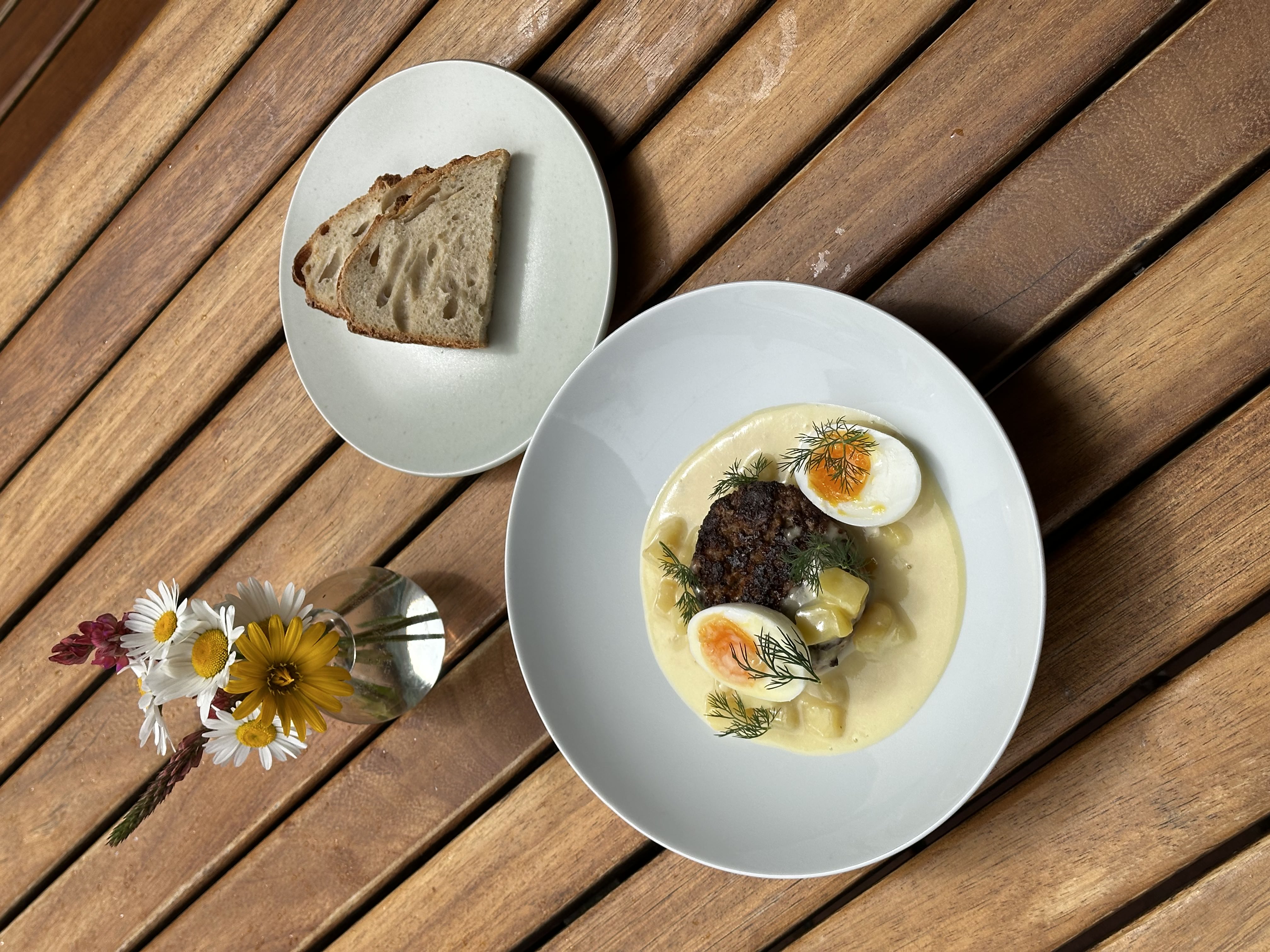 Jahňacia fašírka a zemiakový prívarok