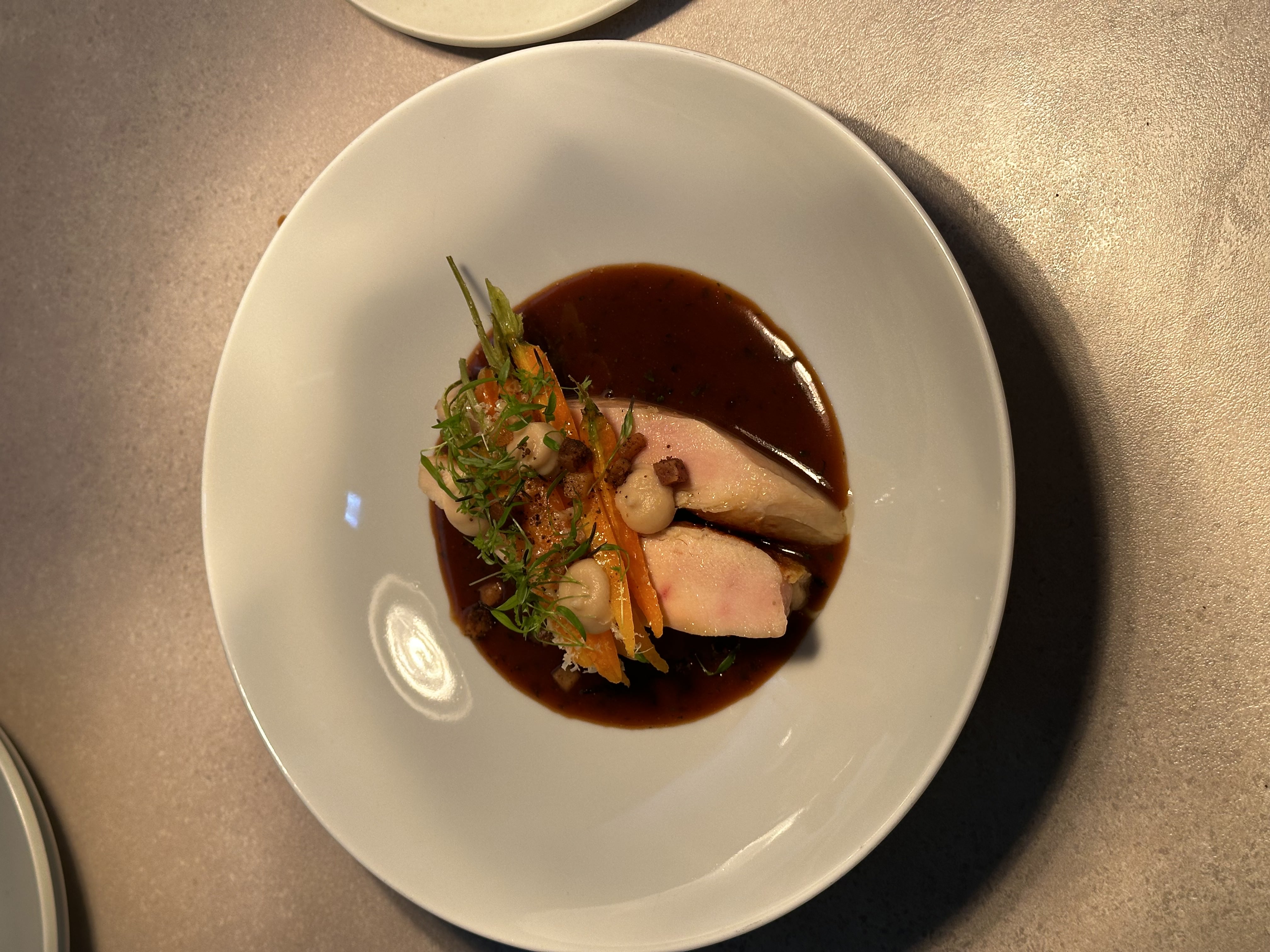 Kuracie prsia s pečenou mrkvou a demi-glace omáčkou