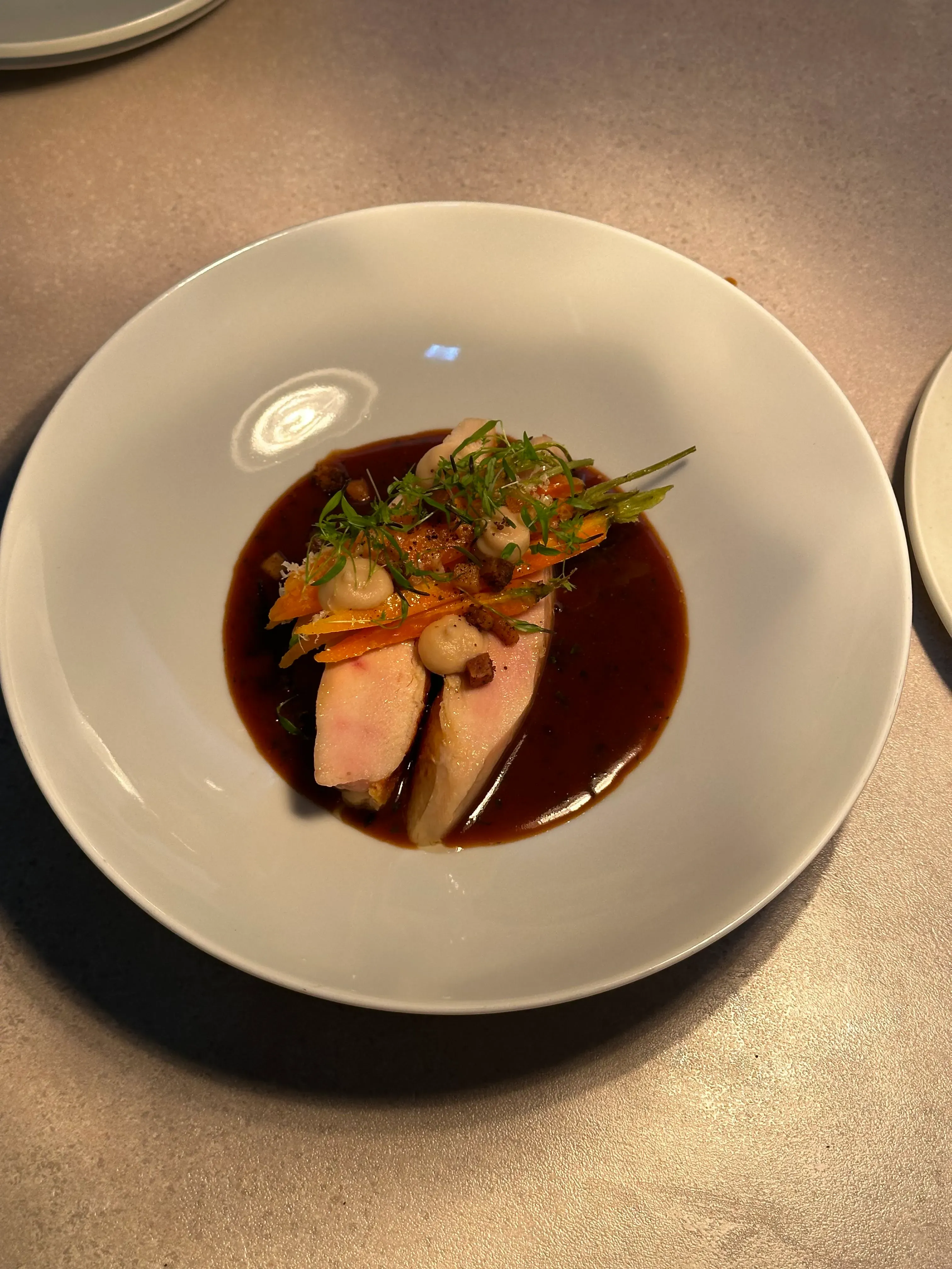 Kuracie prsia s pečenou mrkvou a demi-glace omáčkou